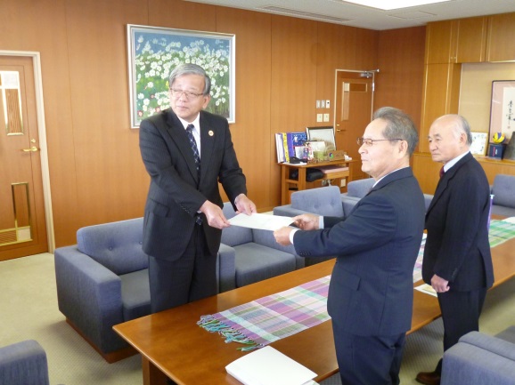 さぬき市市民憲章検討結果報告写真