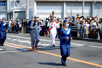 聖火リレーさぬき警察署前画像_2021