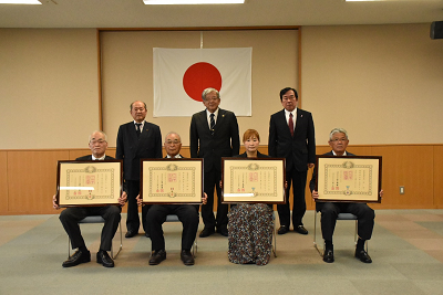 令和3年春の叙勲伝達式集合写真