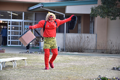 幼稚園に鬼さん登場