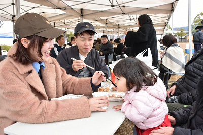 冬のうまいもんまつり会場の様子6