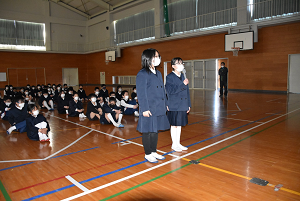 地域や学校の紹介をしている様子