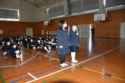 長尾小学校・地域や学校の紹介をしている様子