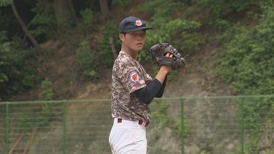 投球する中野選手1