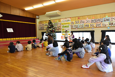 クリスマス会開会の様子