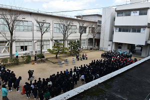 校舎お別れ集会の様子