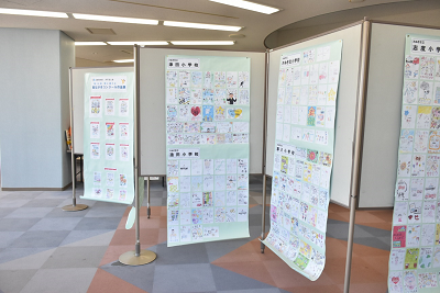 税を考える週間展示の様子2